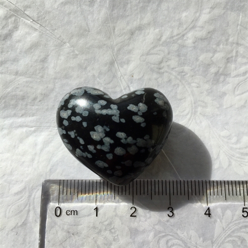 Obsidian Snefnug Hjerte 3 cm - Farverne varierer.